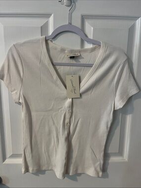 Universal Thread Cream Ribbed V‑Neck Button‑Front Short Sleeve Top